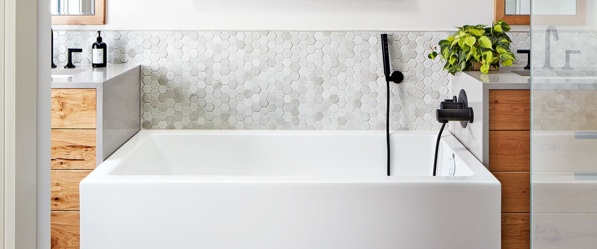 Choosing the Right Small Bathroom Layout