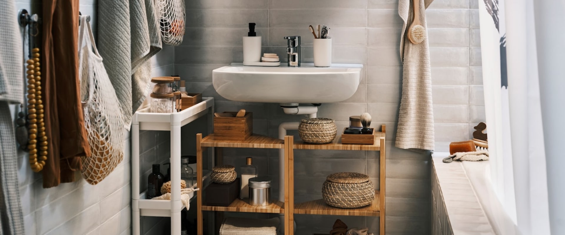 Maximizing Small Bathroom Storage